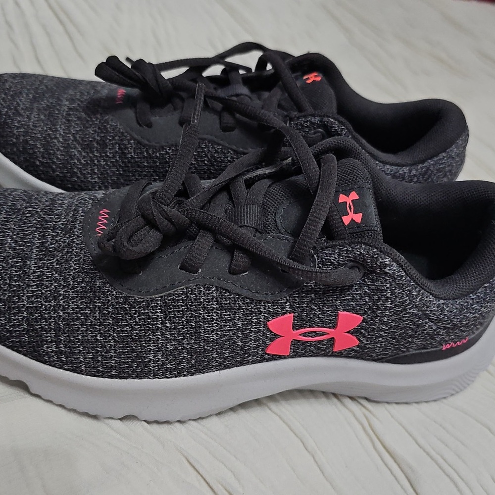 Women Under Armour Charcoal and Neon Pink Athletic Shoes Brand new without tags